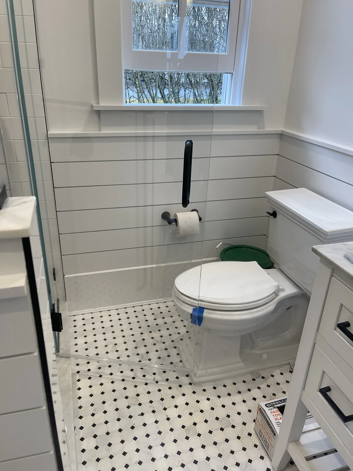 Complete bathroom remodel by Gonzaga Builders